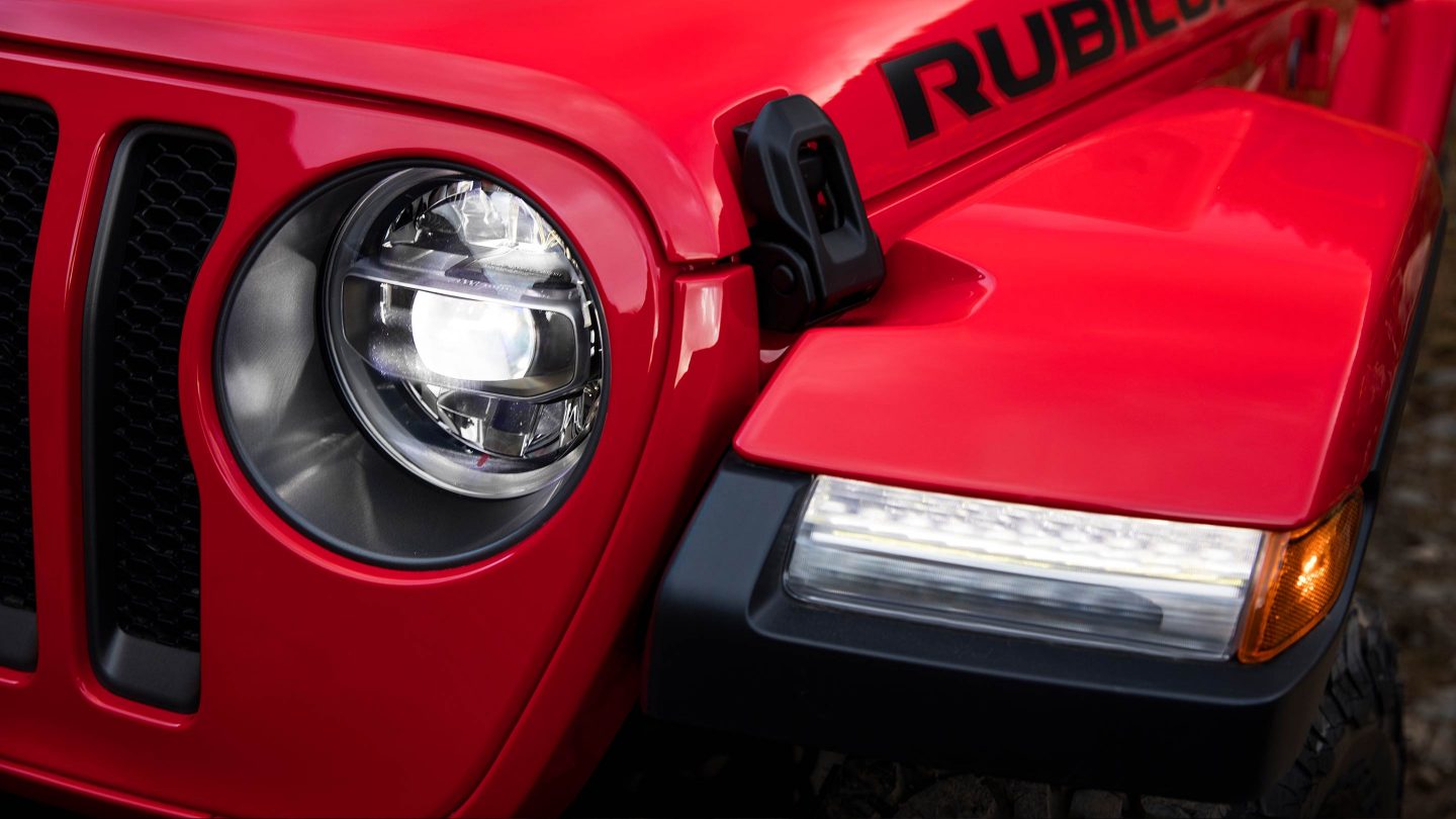 2018 Jeep All-New Wrangler Headlights 2018 Jeep All-New Wrangler Headlights