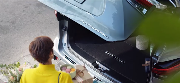 New 2020 Toyota Highlander Hands-free power rear liftgate New 2020 Toyota Highlander Hands-free power rear liftgate